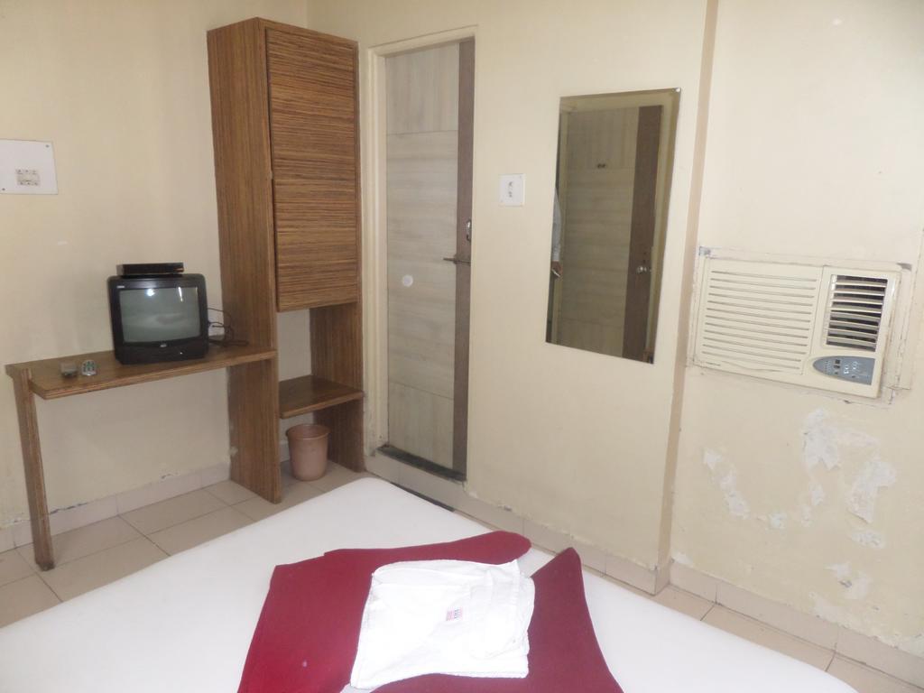 Hotel Sai Ratna Nashik Room photo