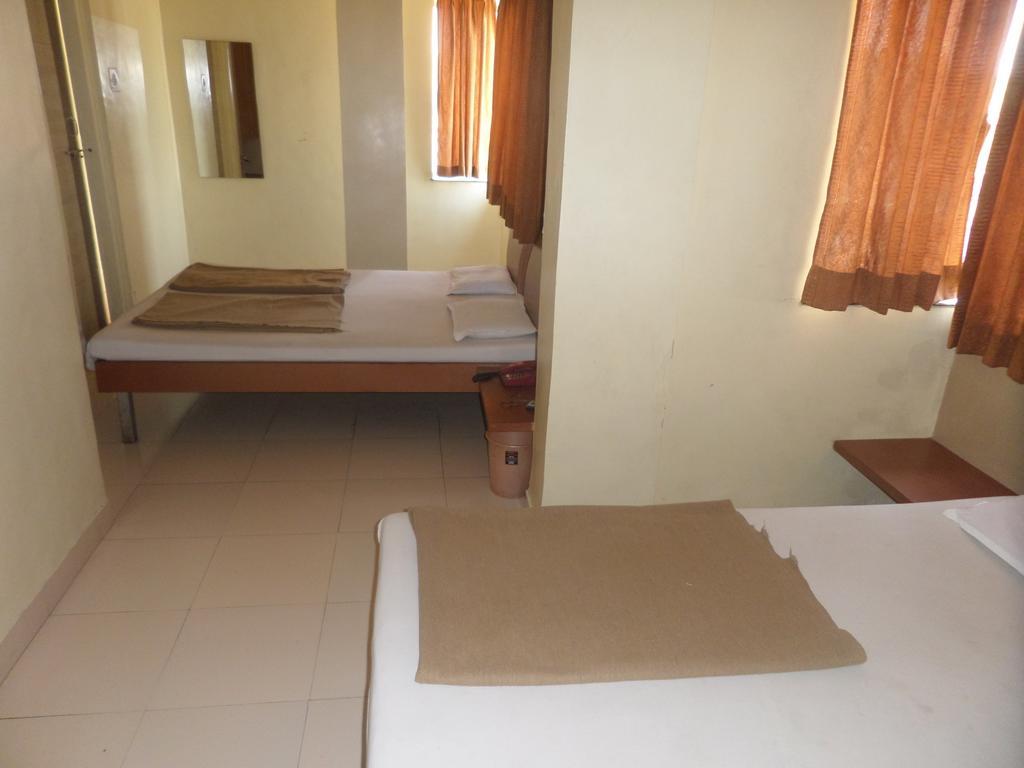 Hotel Sai Ratna Nashik Exterior photo